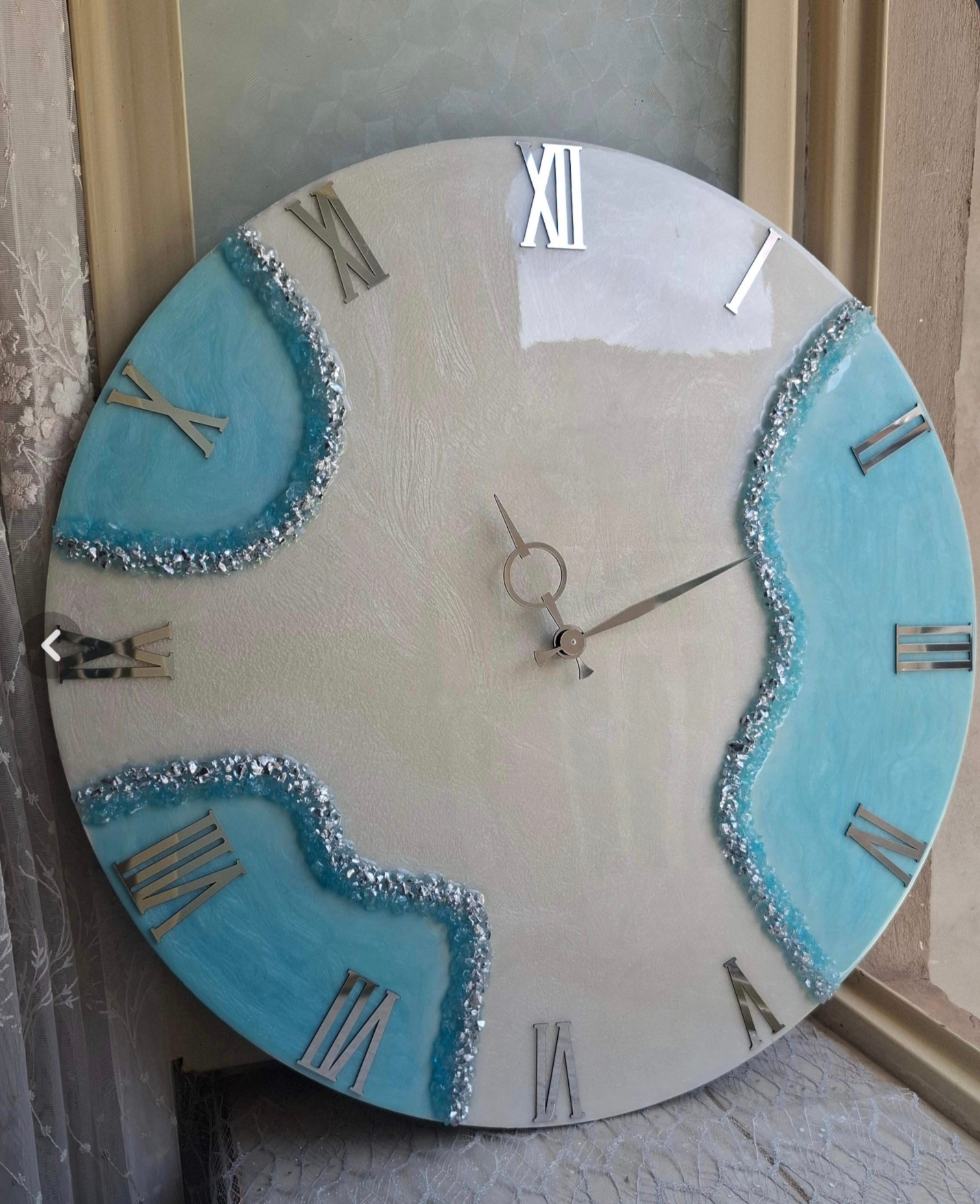ساعت دیواری رزینی آبی فیروزه ای صدفی قطر ۴۰