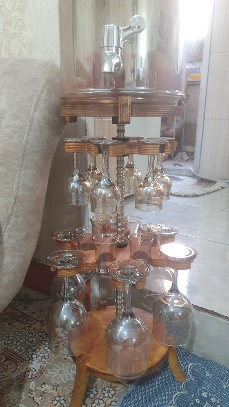 کلمن دو طبقه شامل جام و شات بزرگ و شات کوچیک با پایه چوبی
