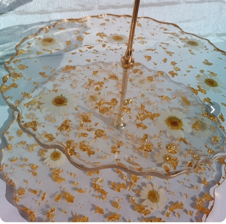 شیرینی خوری ۳طبقه رزینی گل بابونه و شفاف