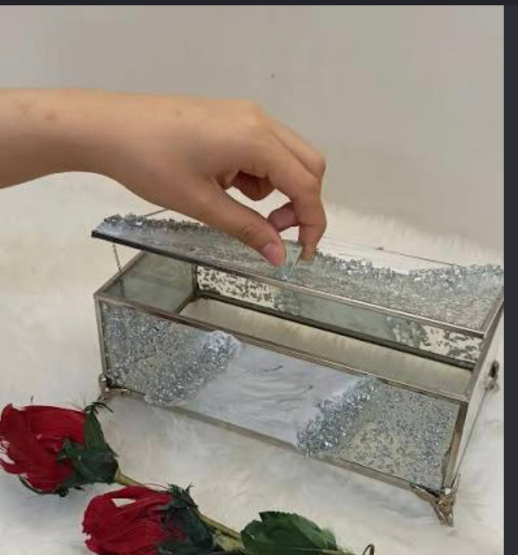 ست دستمال کاغذی و سطل اشغال برای جهیزیه شک و خاص پسند رزینی