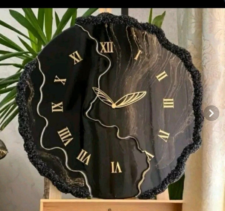 ساعت دیواری رزینی مشکی کامل جذاب و لوکس قطر ۴۰